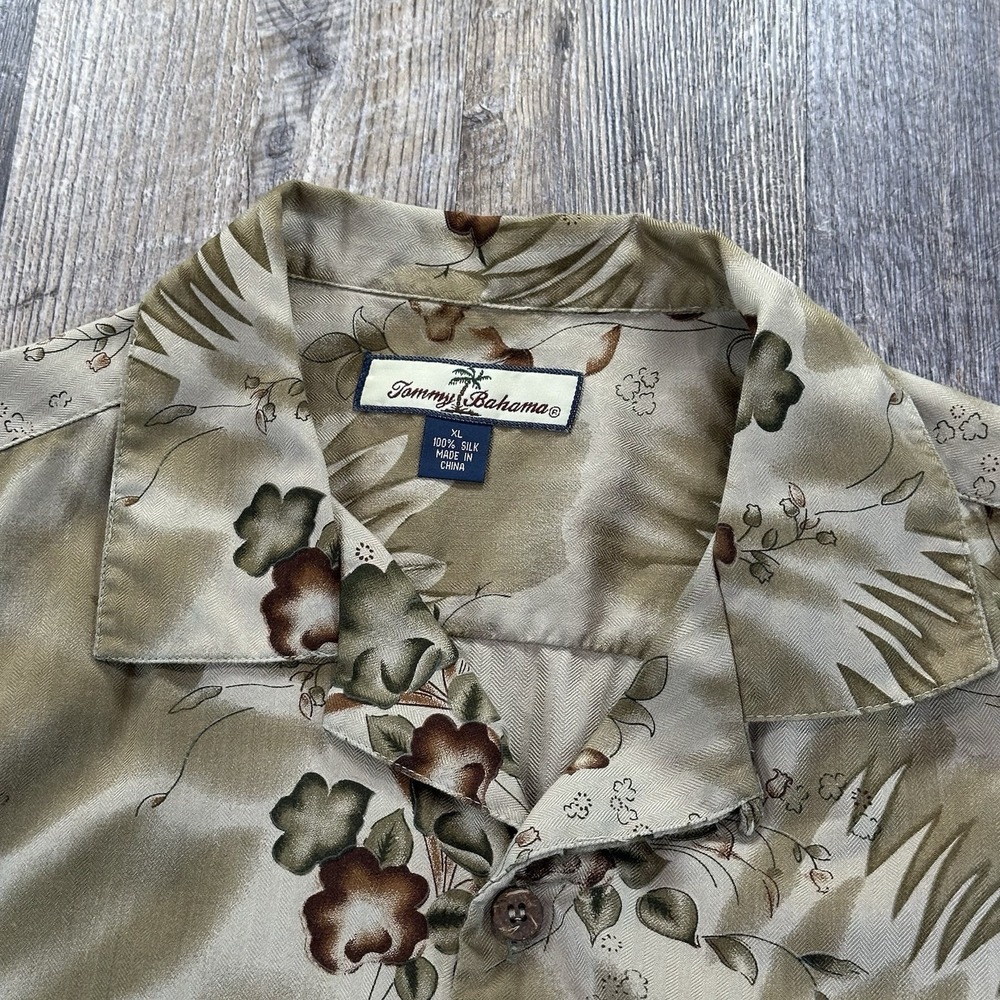 Tommy Bahama Men's 100% Silk Floral Shirt Short Sleeve Button Down Size XL - Picture 4 of 10